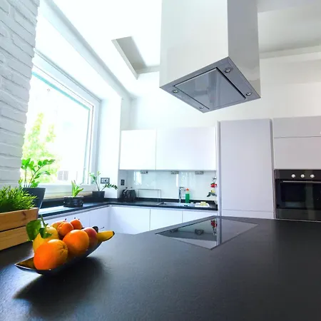 Luxury Modern Flat Near Vatican With Self Check In And Free Street Parking-3